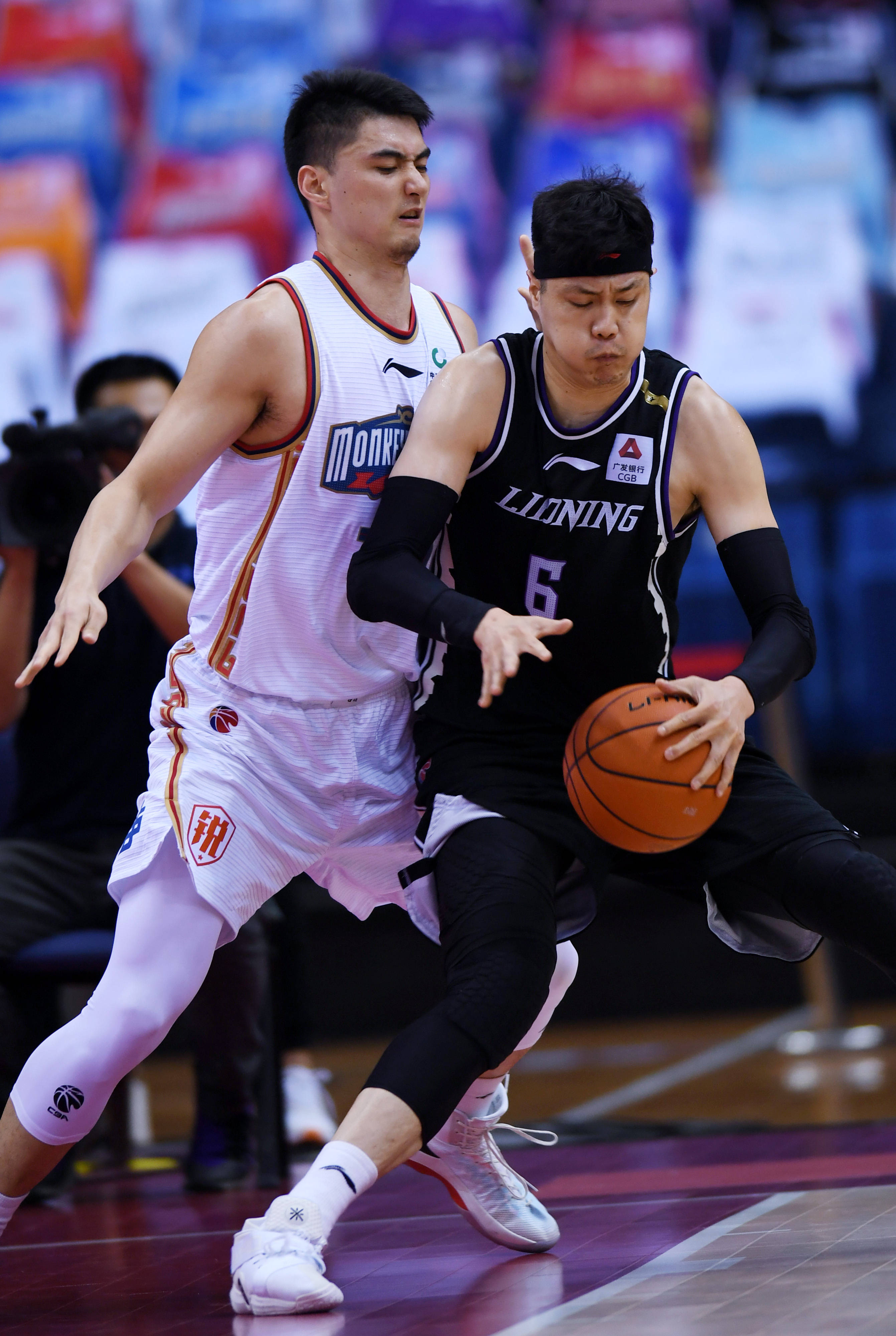 给球迷们带 给球迷们带