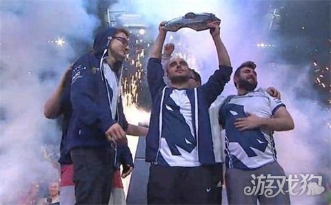 抓住对手每 抓住对手每