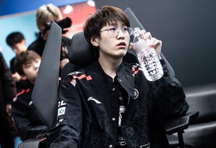 漫长赛季中 漫长赛季中